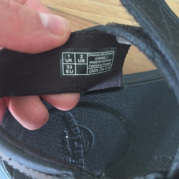 Dr. Martens Vossie Junior Sandals – Kids Size 2 (EU 33) - Picture 3 of 7